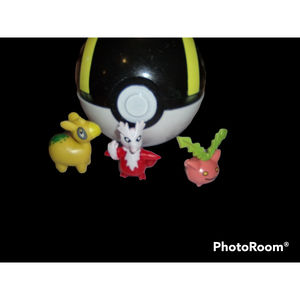 Pokemon Ultra Ball Collectible Toy- 3 Pokemon Figures